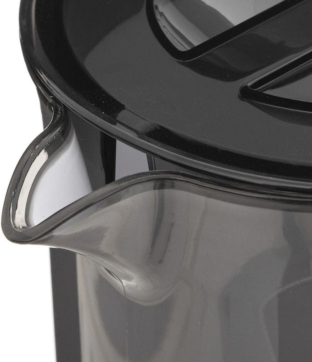 Sapkan/schenkkan karaf met deksel 1950 ml zwart - Formaat: 18 x 10,5 x 25 cm - Materiaal: kunststof Sapkan/schenkkan Karaf Met Deksel 1950 Ml Zwart - Formaat: 18 X 10,5 X 25 Cm - Materiaal: Kunststof -Barbecue Series Winkel 1035x1200 4