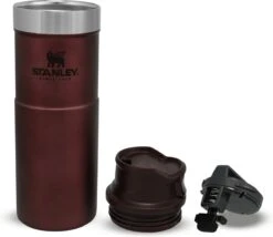 Stanley Trigger-Action Travel Mug 0.47L - Thermosfles - Wine -Barbecue Series Winkel 1200x1038 1