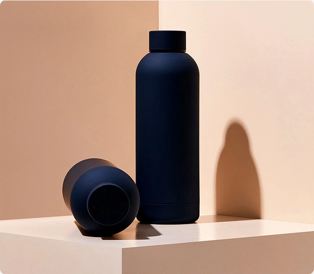 Thermosfles - 500 ml - Zwart - Dubbelwandig - RVS - Warm - Koud - Koffie - Water - Thee - Duurzaam Merkloos Thermosfles - 500 Ml - Zwart - Dubbelwandig - RVS - Warm - Koud - Koffie - Water - Thee - Duurzaam -Barbecue Series Winkel 1200x1048 3