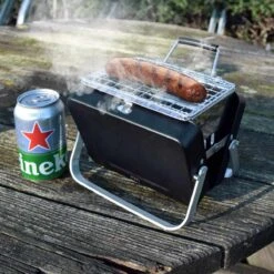 Mikamax Draagbare Mini BBQ - Barbecue - 's Werelds Kleinste Barbecue - Past In Je Broekzak - 18 × 6 × 15,5 Cm - 714 Gram - Mat Zwart -Barbecue Series Winkel 1200x1200 598