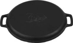 Valhal Outdoor Skillet / Plancha / Koekenpan - Gietijzer - Diameter 35cm, Twee Handvatten, VH35F -Barbecue Series Winkel 1200x698