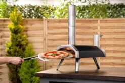 Ooni Fyra 12 Houtpellets Gestookte Pizzaoven -Barbecue Series Winkel 1200x798 2