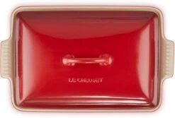 Le Creuset - Ovenschaal Met Deksel - 33 X 22.5 X 8 Cm - Kersenrood -Barbecue Series Winkel 1200x811 5