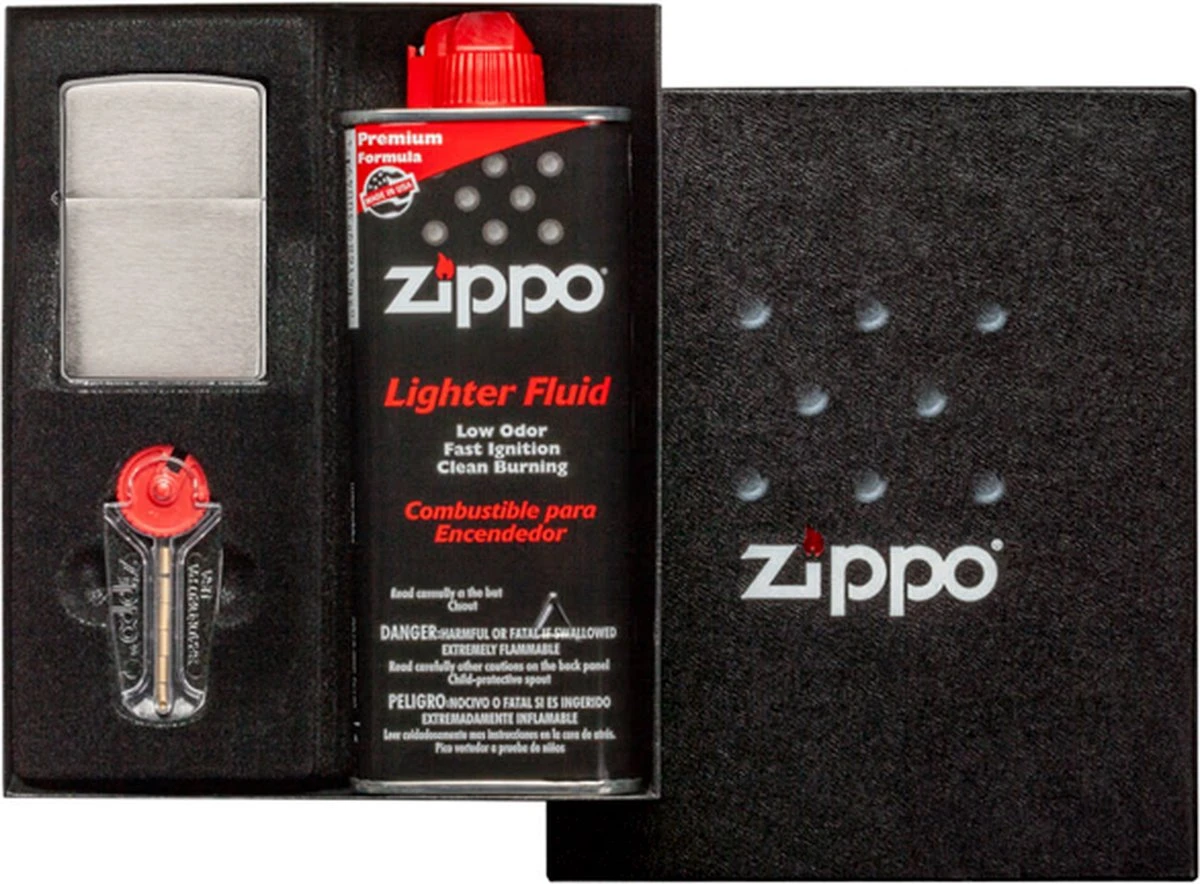 Zippo Brushed Chrome Aansteker, Benzine en Flints Gift Set Zippo Brushed Chrome Aansteker, Benzine En Flints Gift Set -Barbecue Series Winkel