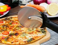 Bighorn Pizzaschep Voor BBQ En Oven-Inklapbare Handgreep -Pizzasnijder- Edelstaal -geschikt Als Broodschep En Ovenschep - SRPT01 -Barbecue Series Winkel 1200x944