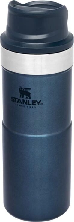 Stanley Classic Trigger-Action Thermosfles - 0.35L- Nightfall -Barbecue Series Winkel 399x1200