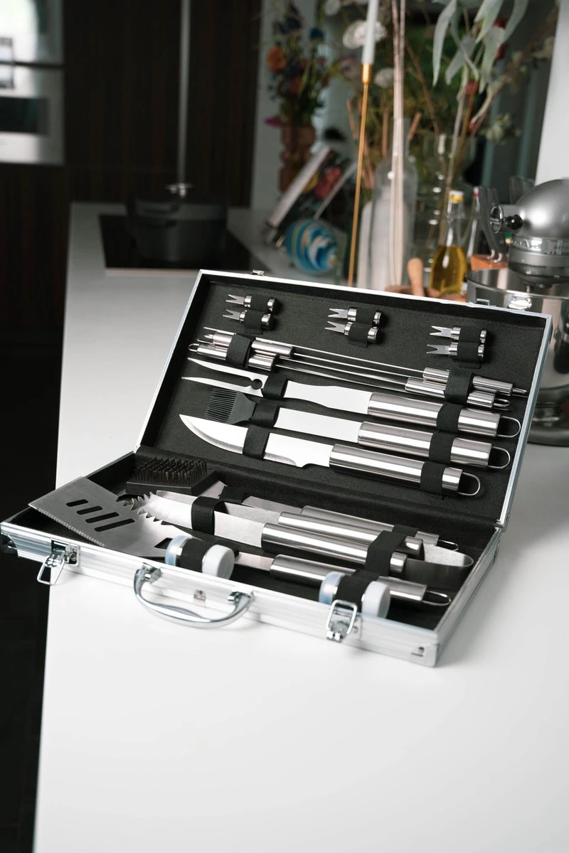 Sens Design BBQ accesoires - 18 delig - BBQ gereedschapset koffer Sens Design BBQ Accesoires - 18 Delig - BBQ Gereedschapset Koffer -Barbecue Series Winkel 800x1200 2