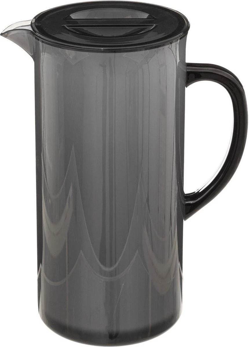 Sapkan/schenkkan karaf met deksel 1950 ml zwart - Formaat: 18 x 10,5 x 25 cm - Materiaal: kunststof Sapkan/schenkkan Karaf Met Deksel 1950 Ml Zwart - Formaat: 18 X 10,5 X 25 Cm - Materiaal: Kunststof -Barbecue Series Winkel 860x1200 1